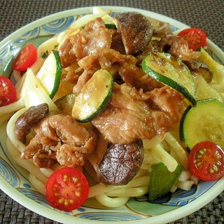 ガッツリ旨い！焼肉と夏野菜の簡単スタミナうどん♪